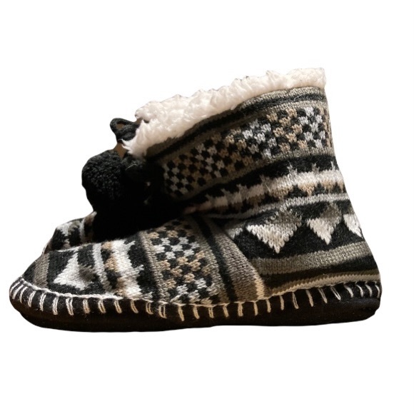 MUK LUKS Aztec Tribal Bootie Slippers White Gray Black Womens Medium 5 6 7 - Picture 3 of 10